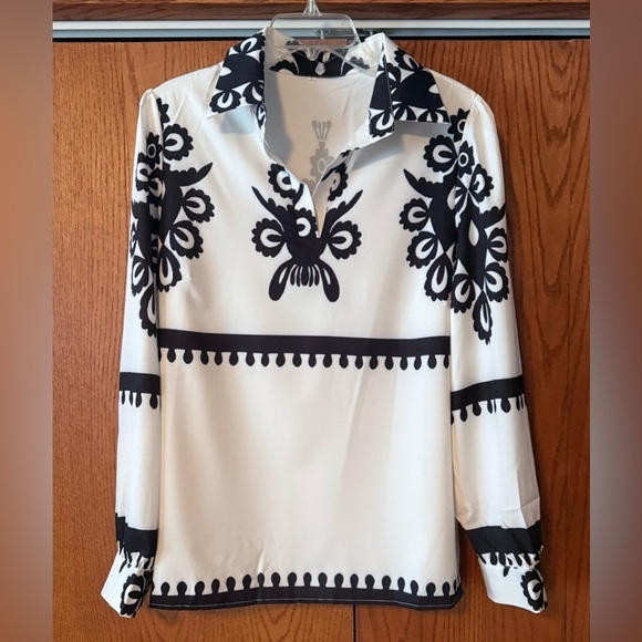 NWOT Elegant Women’s Black & White Floral Long Sleeves Blouse Large No Stretch - Picture 10 of 12
